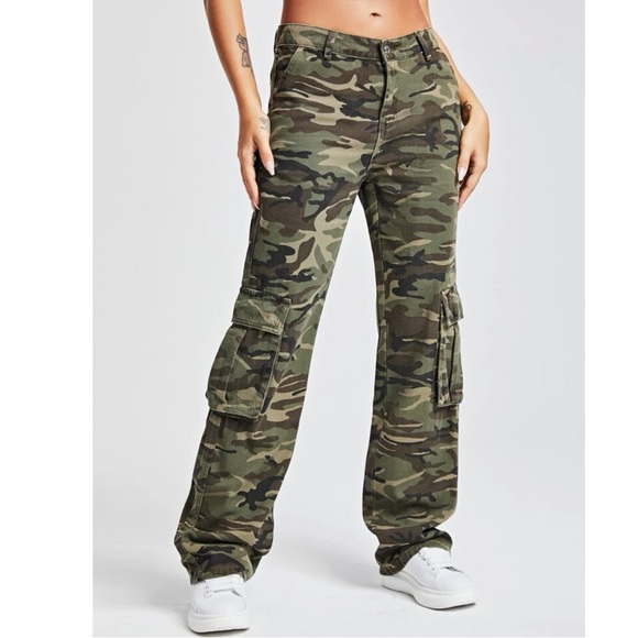 Camo Print Cargo Pants - Picture 6 of 7